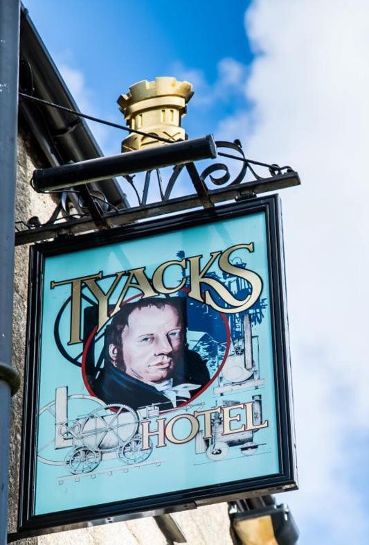 Tyacks Hotel แคมบอร์น ภายนอก รูปภาพ