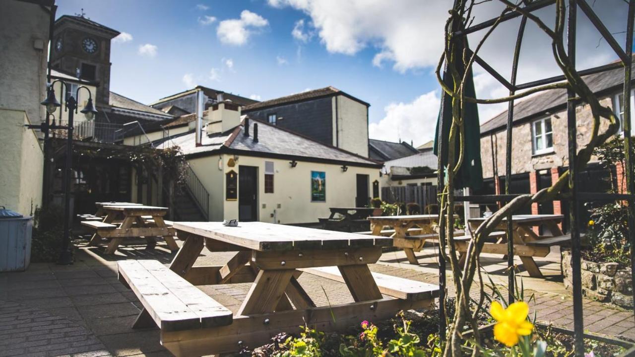 Tyacks Hotel แคมบอร์น ภายนอก รูปภาพ