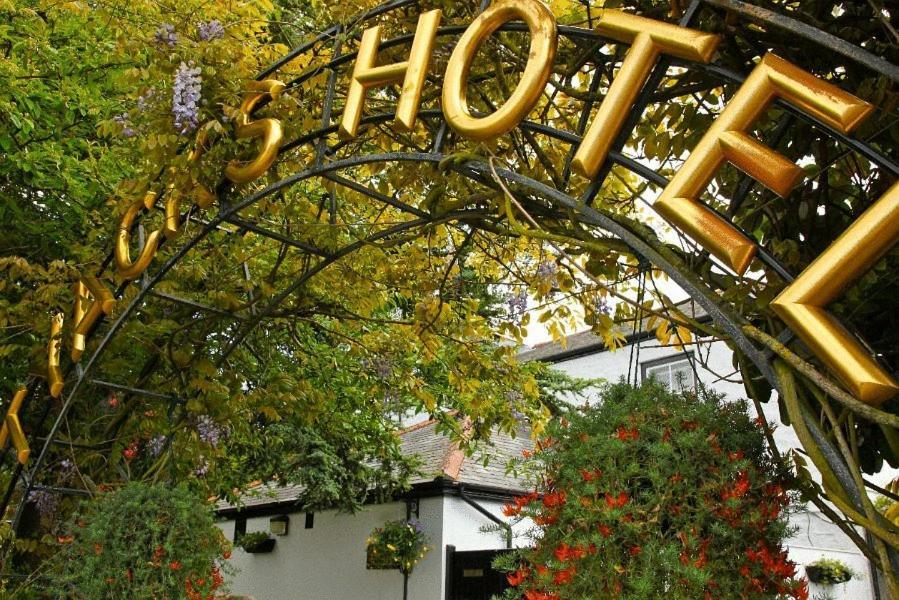 Tyacks Hotel แคมบอร์น ภายนอก รูปภาพ